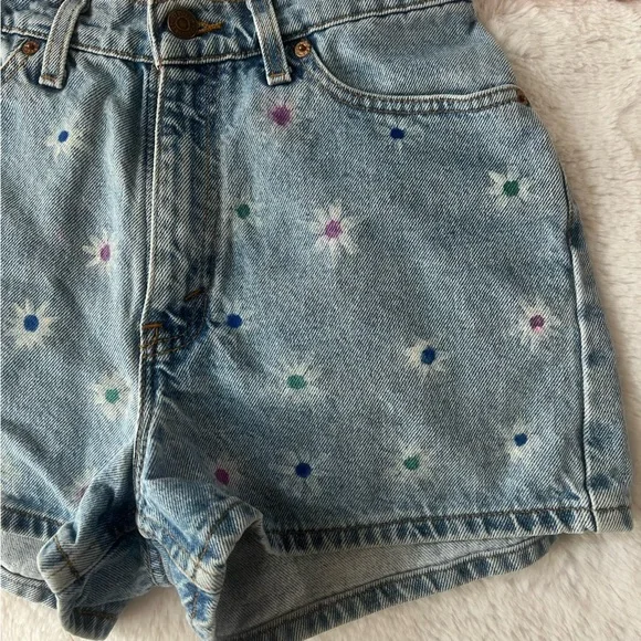 VINTAGE Levi’s 512 Slim Mom Shorts 90s Custom Floral, hand painted - Picture 6 of 10